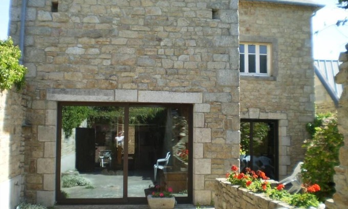 Cleder Casa | casa de carácter en piedra