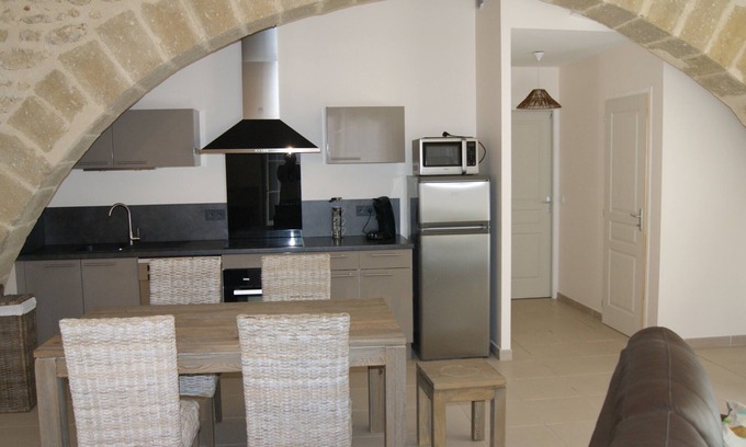 Montagnac Cabaña | Casa de carácter situada en el antiguo centro de un pueblo para 4 personas