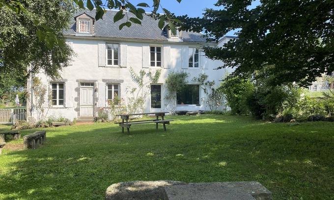Nebouzat Casa | Character family home(maisondurioux)