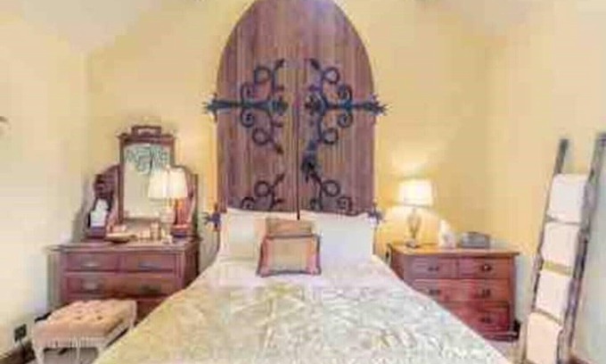 Peak District Otro | Character farm house with hot tub