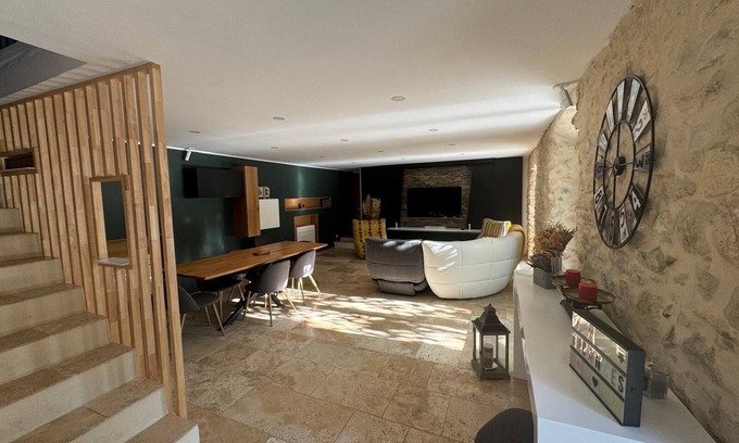 Vezenobres Casa | Casa de carácter con piscina
