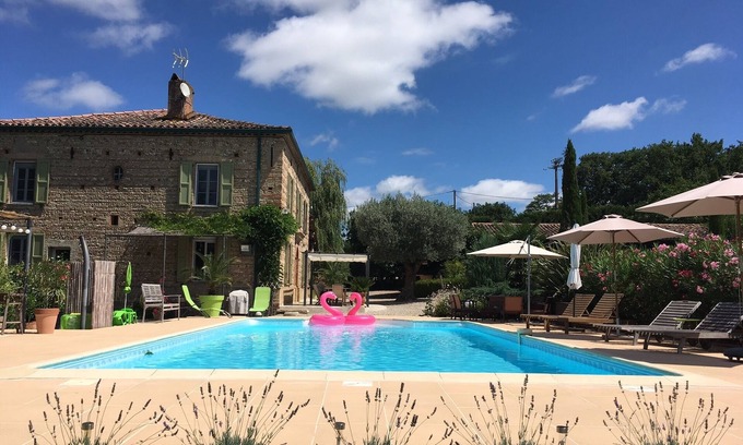 Parisot Casa | Casa de carácter con gran piscina