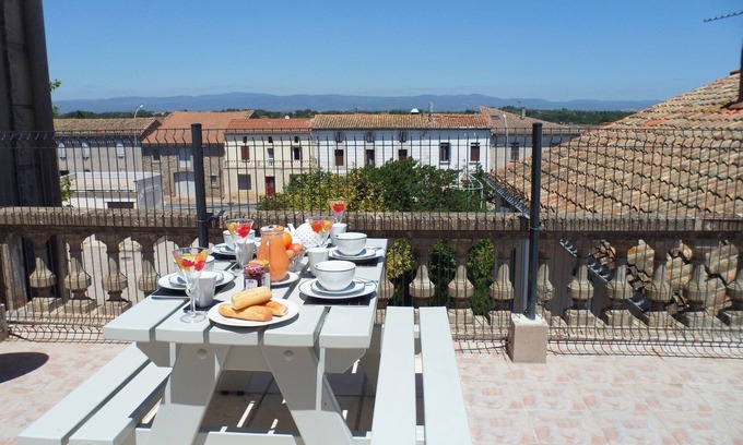 Capendu Casa | Casa de carácter con vistas soleadas azotea de las montañas negras y Alaric