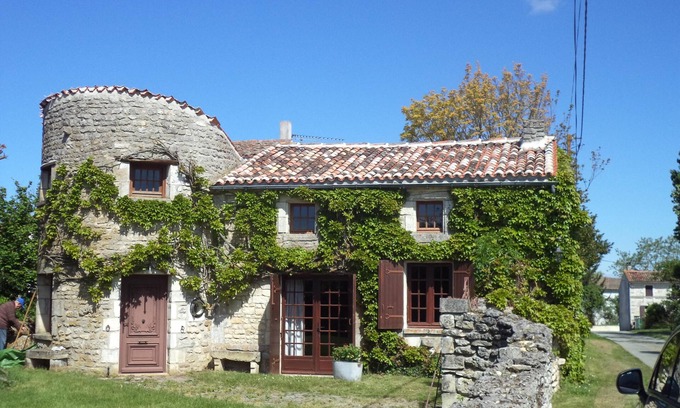Balanzac Cabaña | Carácter tradicional casa de campo Charente situado en zona rural a 20 minutos del mar