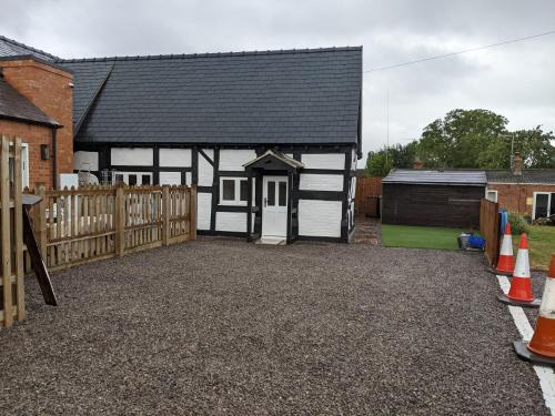 Ashleworth Casa | Characterful 2 bed cottage, quiet village setting