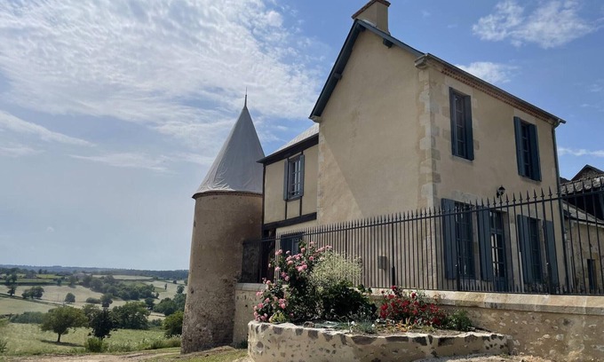 Vernusse Cabaña | Casa con carácter, piscina y parking, wifi, admite mascotas