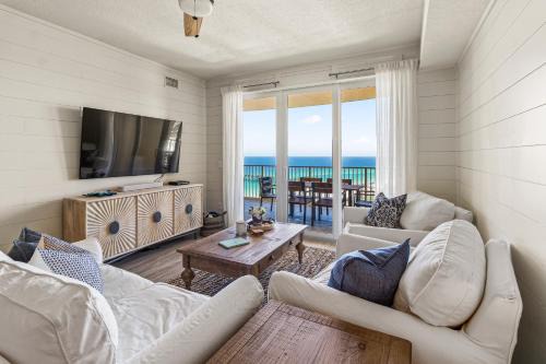 Panama City Beach Apartamento | CHARD ON ICE, BRAND NEW, Walk to Pier Park, 3 Bedrooms