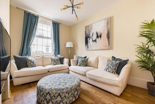 Salisbury Casa | Charles Hope Salisbury Residence