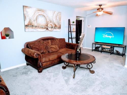 Kansas City Casa | Charles Stays
