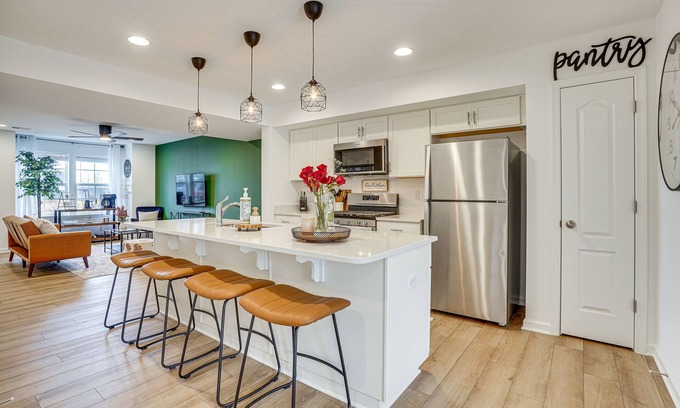 Charles Town Casa | Charles Town Townhome: 9 Mi to Harpers Ferry