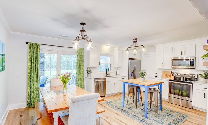 Charleston Casa | Charleston Home near Downtown & Folly Beach