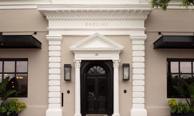 Charleston Historic District Apartamento | Charleston Suite | Parlor + Vinyl Collection