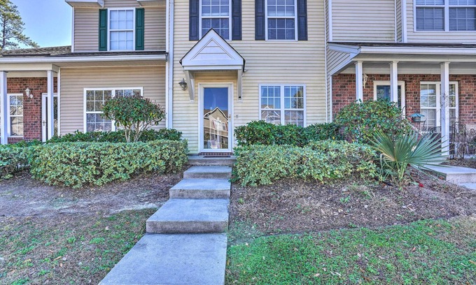 Charleston Casa | Charleston Townhome ~ 13 Mi to Sand & Surf!
