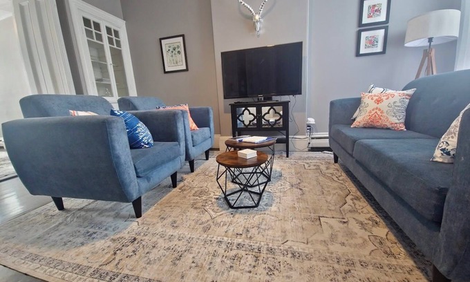 Thompson Square - Bunker Hill Condominio | Charlestown Gem - Historic and Central Boston location, perfect for walking