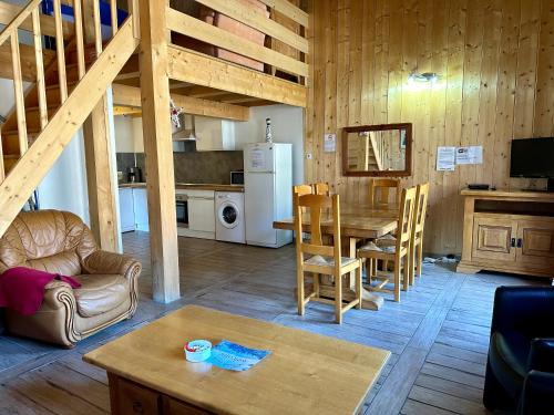 La Perriere Apartamento | CHARLOTTE Appartement T3 Mezzanine