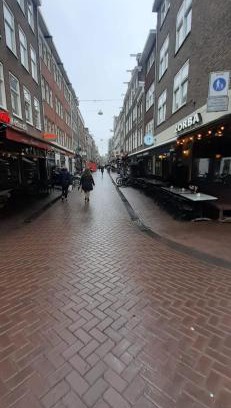 De Weteringschans Cama Y Desayuno | CHARLOTTE, not for parties, not a hotel, room with shared bathroom, no kitchen