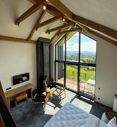 Yablunytsya Chalet De Esquí | Charlton Estate