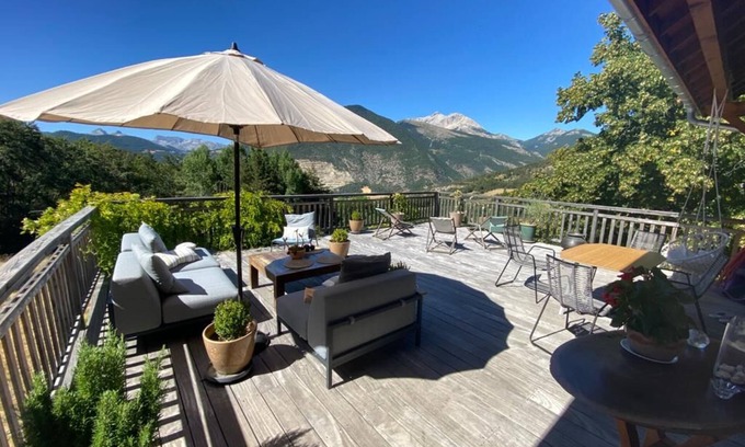 Furmeyer Chalet De Esquí | Encanto, lujo y carácter entre las montañas de Provenza