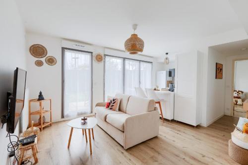 Epinay-sur-Seine Apartamento | Charmant 2 pièces avec Terrasse Proche Transport