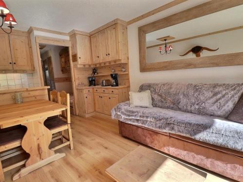 Meribel-Mottaret Apartamento | Charmant 2 pièces rénové, skis aux pieds, 3* pour 4 pers, non-fumeur - FR-1-182-242