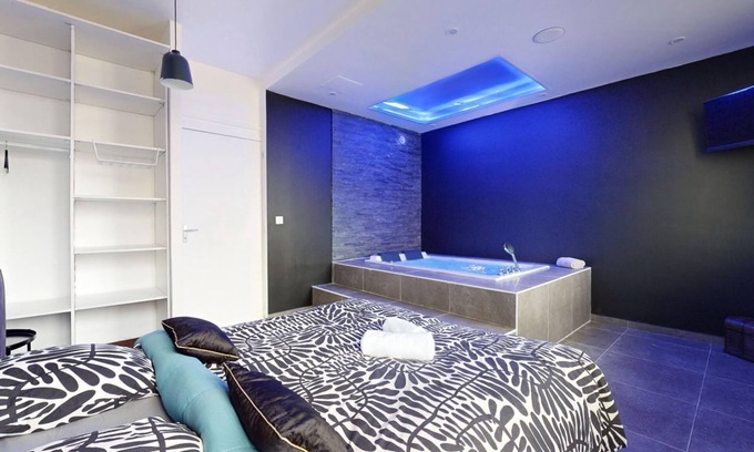 Zola - Pressense Apartamento | Charmant Appartement au Coeur des Gratte Ciel Avec Jacuzzi
