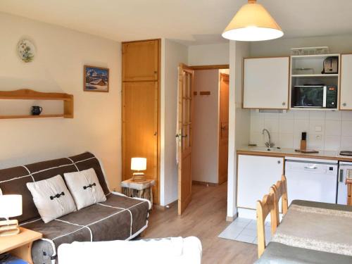 Meribel Centre Apartamento | Charmant Appartement 2P à Méribel, Proche Commerces et Pistes, Parking Inclus - FR-1-180-120
