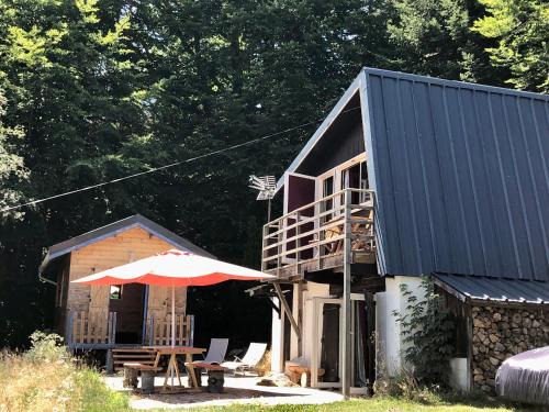 Saint-Antheme Chalet De Esquí | CHARMANT CHALET dans les monts du Forez