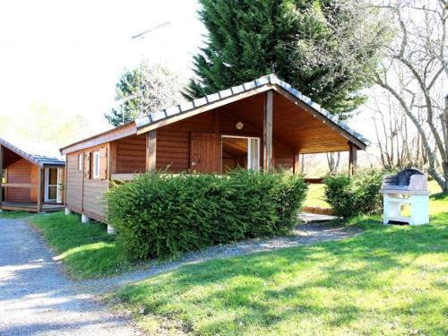 Treignat Casa | Charmant Chalet Familial avec Terrasse et Activités d'Été - Camping 2 Étoiles - FR-1-489-400