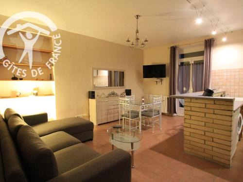 Lorcy Apartamento | Charmant duplex avec parking et Wi-Fi près de Montargis - FR-1-590-546
