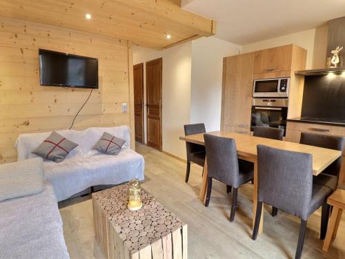 Meribel-Mottaret Apartamento | Charmant Duplex Rénové 4P, 3 Ch, Balcon, WiFi, Méribel - FR-1-182-249