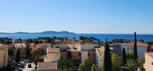 Carqueiranne Apartamento | Charmant duplex vue mer panoramique sur le Golfe de Giens avec piscine
