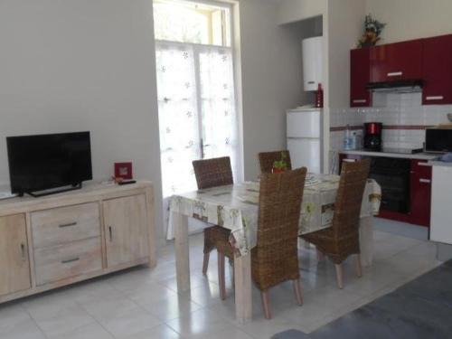 Amelie-les-Bains-Palalda Apartamento | Charmant F2 avec balcon et parking, proche cure et centre-ville – Amélie-les-Bains - FR-1-703-84
