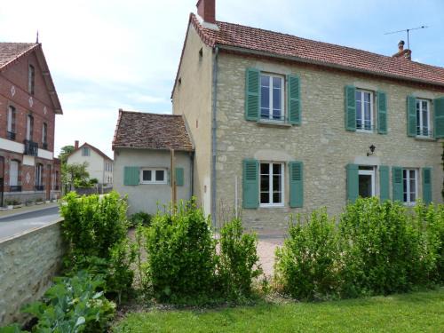 Saint-Bonnet-de-Rochefort Casa | Charmante maison rénovée avec jardin clos, 3 chambres, proche sites touristiques et villlage médiéval - FR-1-489-105