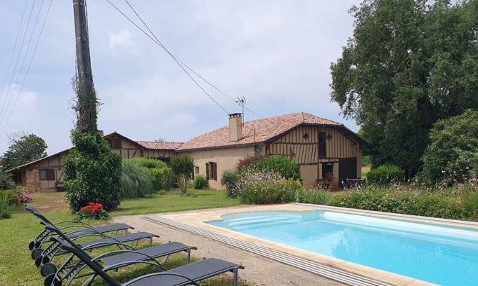 Maupas Casa | Charmant Gîte de Campagne Isolé Avec Piscine