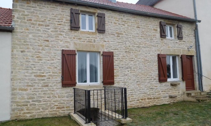 Gilley Casa | Charmant Gîte Familial à Gilley, Proche Fayl-Billot et Cite Fortifiée de Langres - FR-1-611-71