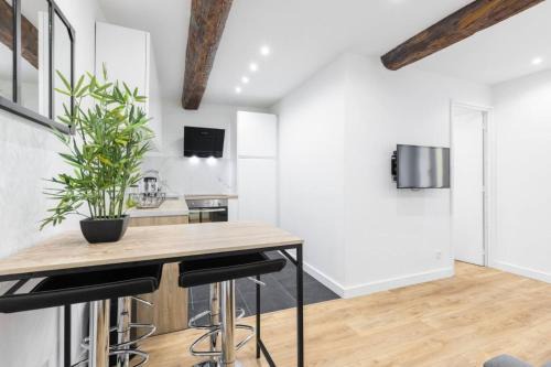 Nice Apartamento | Charmant petit 2 pieces dans la vieille ville