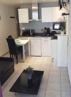 Aix-les-Bains Apartamento | Charmant studio 2* rdc+ terrasse & parking privé
