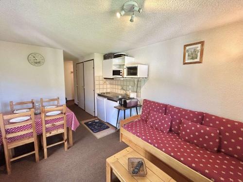 Demi-Quartier Apartamento | Charmant T2 à Demi-Quartier, 1 chambre, balcon, parking, casier à skis, proche forêt et espaces verts - FR-1-597-32