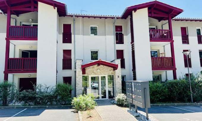 Hasparren Apartamento | Charmant T2 à Hasparren, 4 pers, centre-ville, terrasse, parking privatif - FR-1-495-84