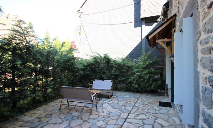Mont-Dore Apartamento | Charmant T2 au Mont-Dore, 38m², proche thermes, terrasse et wifi, résidence calme, parking à proximité - FR-1-608-252