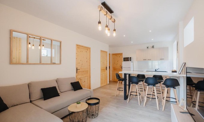 Embrun Apartamento | Charmant T3 en Centre Ville #1