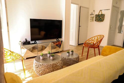 Blatin Apartamento | CHARMANT T3 JAUDE + TERRASSE ET GARAGE