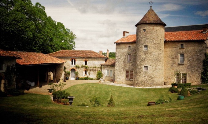 Bioussac Casa | Charmante Demeure du 17ème Siècle Avec 4 Chambres et 3 Salles de Bain