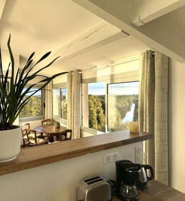 Villeneuve-les-Avignon Casa | Charmante PETITE MAISON avec vue panoramique, en centre historique, proche d'Avignon, ancienne, rénovée, climatisée, terrasse, parking public gratuit