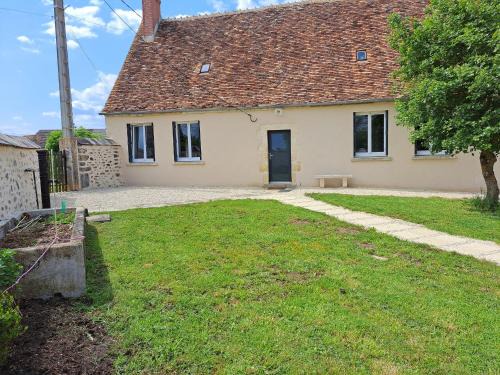 Thevet-Saint-Julien Casa | Charmante maison avec jardin, proche de George Sand, circuit auto, hippodrome, plans d'eau et nature. - FR-1-591-320