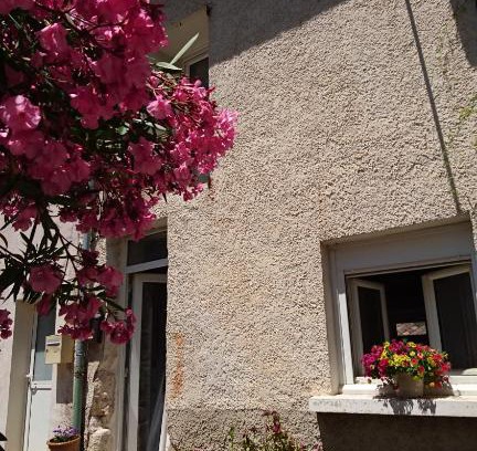 Apt Casa | Charmante Maison de village avec Jacuzzi