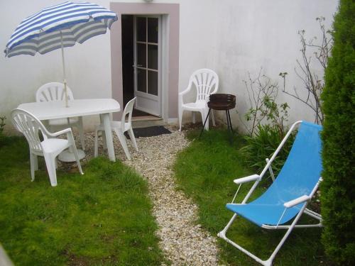 Locmaria Casa | Charmante maison près sentier côtier, plage à 500m, Wi-Fi, animaux OK, terrasse, 2 pers - FR-1-418-252