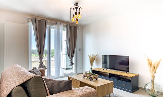 Novel Apartamento | Charmante Résidence Avec Parking Privé sur Place