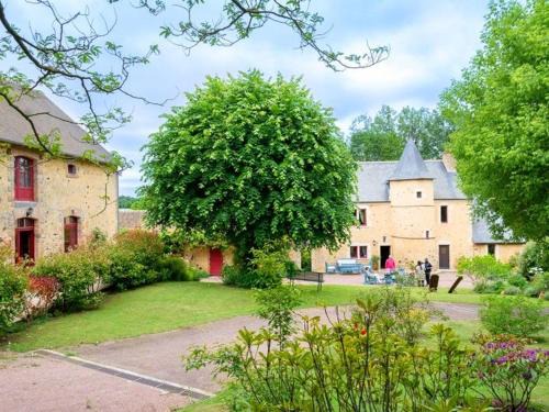 Asnieres sur Vegre Casa | Charme et authenticité : gîte pour 4 pers. en bord de rivière avec jardin enchanteur en Sarthe - FR-1-410-236