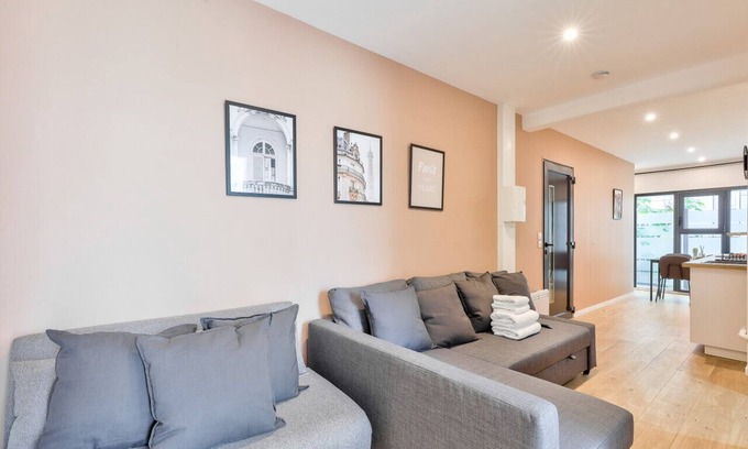 19th Arrondissement Apartamento | Charme Parisien 6 Personnes, 2 Chambres, 19ème